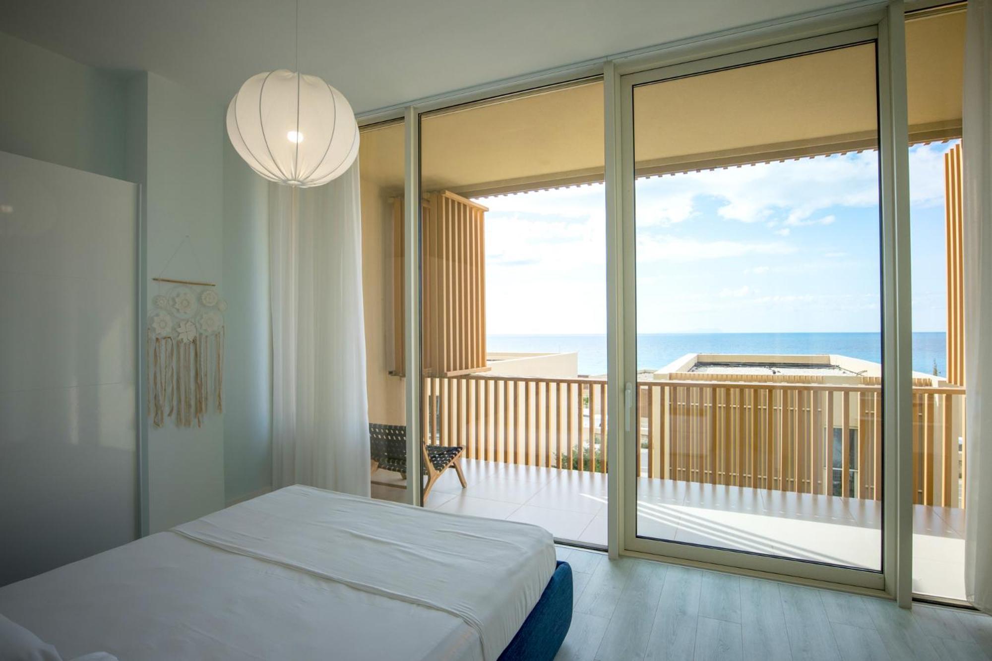 Green Coast Palasë Exterior foto